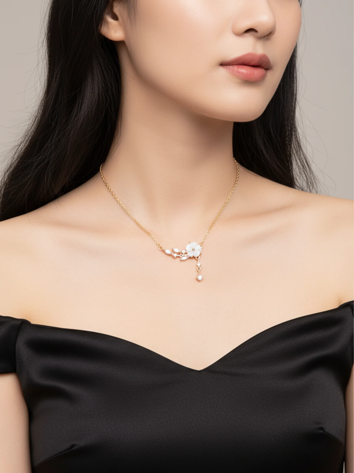 Camilla Floral Necklace - Image 5